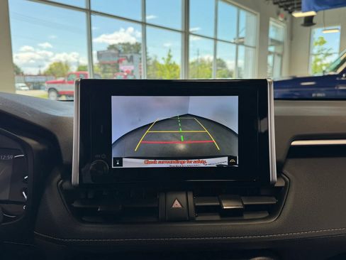 Used 2023 Toyota RAV4 LE AWD/4WD image 16