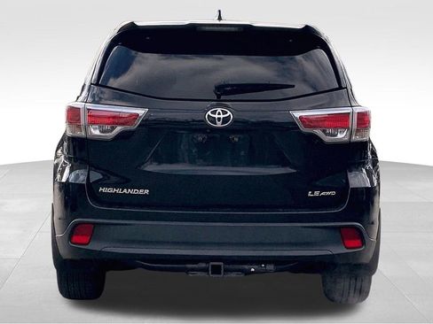 Used 2015 Toyota Highlander LE image 4