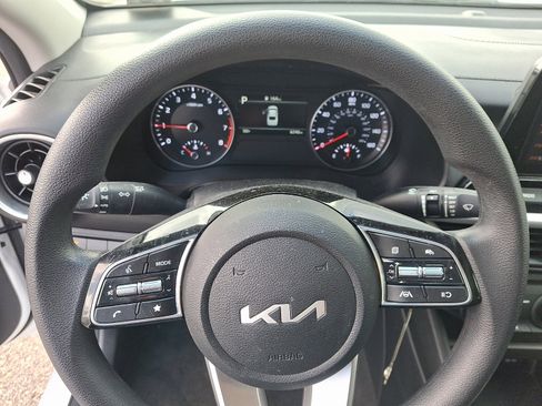Certified 2023 Kia Forte LXS w/ LXS Technology Package FWD image 18