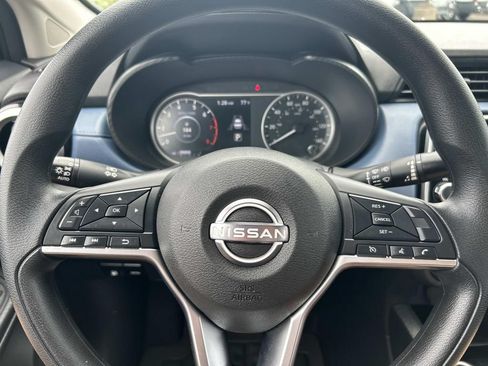 Used 2025 Nissan Versa SV FWD image 32