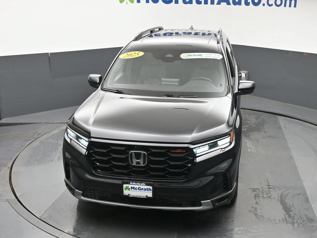Used 2025 Honda Pilot TrailSport image 30