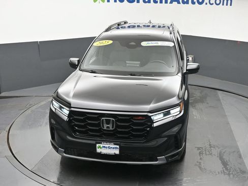 Used 2025 Honda Pilot TrailSport image 30