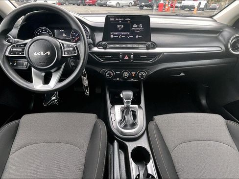 Used 2023 Kia Forte LXS w/ LXS Technology Package FWD image 13