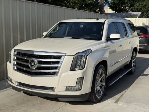 Used 2015 Cadillac Escalade ESV Premium AWD/4WD image 9
