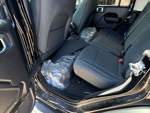 Certified 2025 Jeep Wrangler Sport S image 23