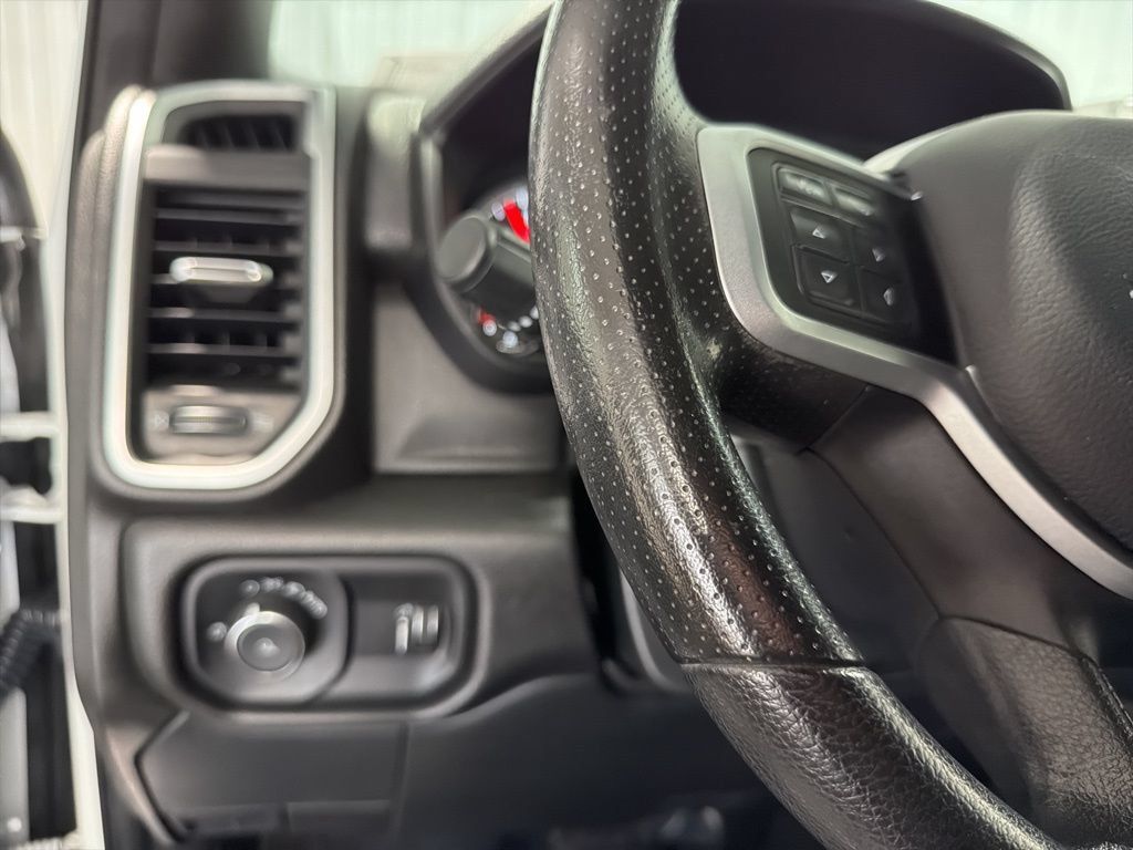 Used 2022 RAM 2500 Big Horn AWD/4WD image 34