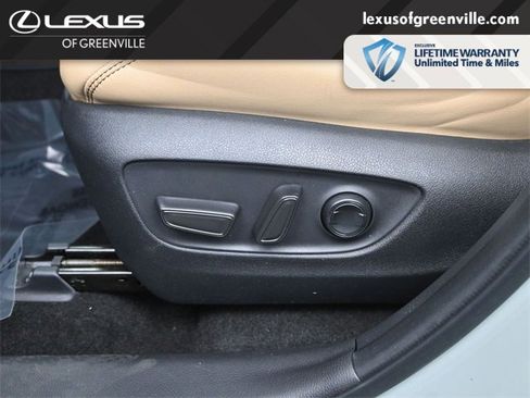 Used 2023 Toyota RAV4 XLE Premium image 25