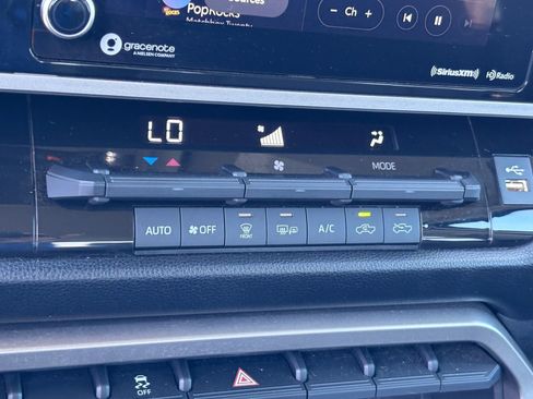 Used 2023 Toyota Tundra SR5 w/ SR5 Convenience Package AWD/4WD image 30