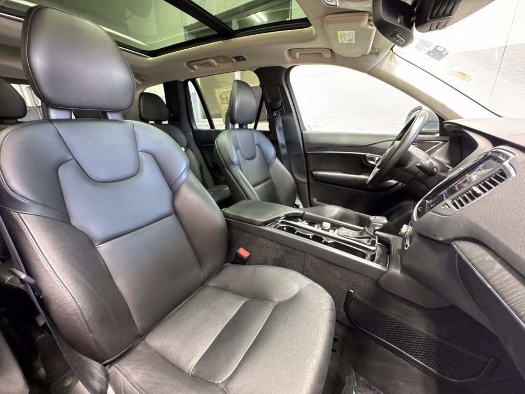 Used 2020 Volvo XC90 T5 Momentum w/ Protection Package Premier AWD/4WD image 39