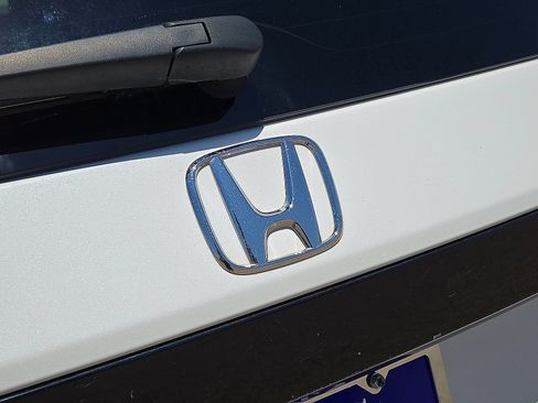 Used 2025 Honda Pilot Elite image 12