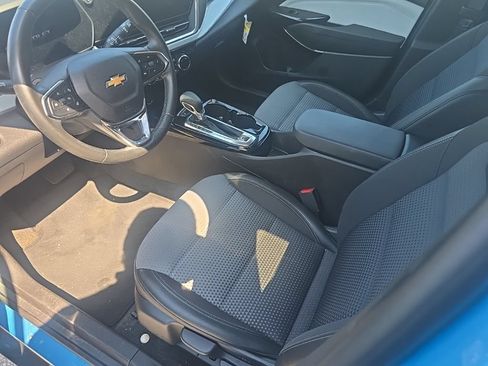 Used 2025 Chevrolet Trax LT w/ Driver Confidence Package FWD image 12