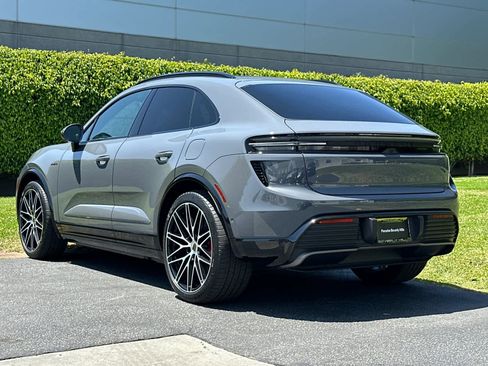 New 2026 Porsche Macan Turbo Electric AWD/4WD image 3