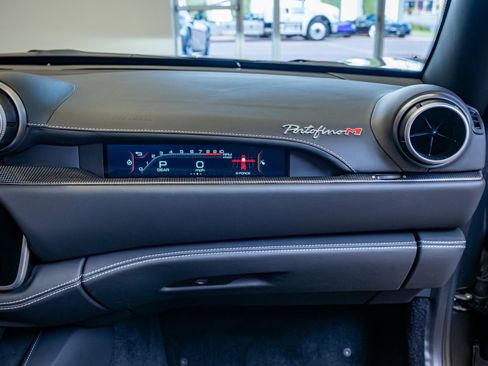 Used 2022 Ferrari Portofino M image 18