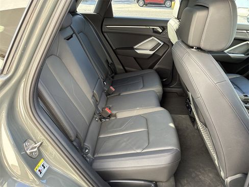 Used 2025 Audi Q3 2.0T Premium image 31