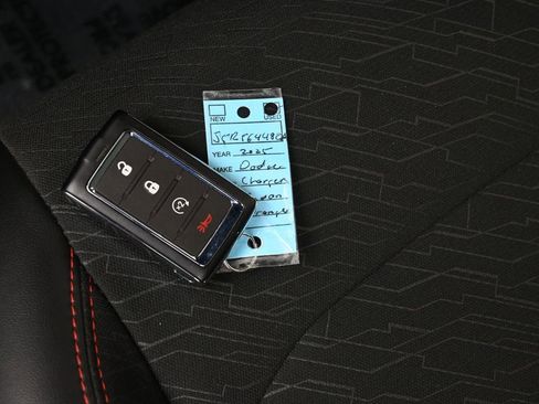 Used 2025 Dodge Charger R/T w/ Sun & Sound Package image 19