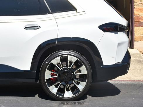 Used 2024 BMW XM w/ M Driver's Package image 5