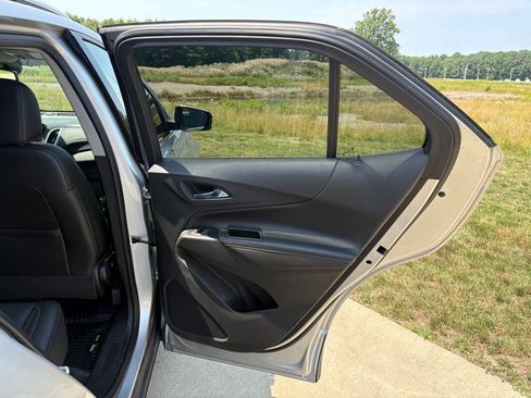 Used 2020 Chevrolet Equinox Premier FWD image 33