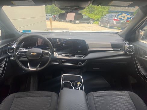 Used 2025 Chevrolet Equinox LT image 14