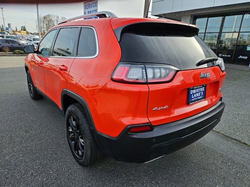 Used 2021 Jeep Cherokee Latitude Lux w/ Comfort/Convenience Group image 3