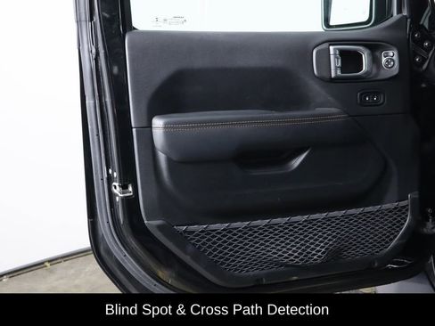 Used 2021 Jeep Wrangler Unlimited Sahara image 20