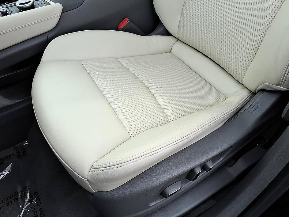 Used 2024 Cadillac XT6 Premium Luxury w/ LPO, Floor Liner Package AWD/4WD image 19