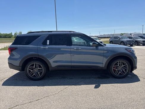 New 2026 Ford Explorer ST-Line AWD/4WD image 4