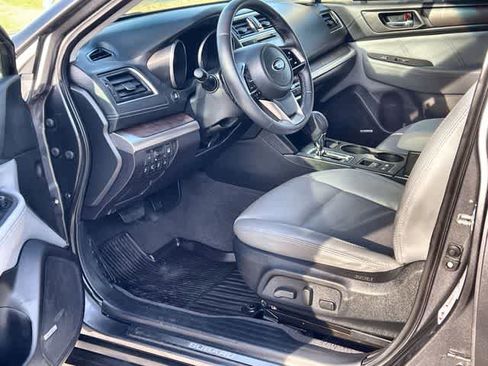 Used 2019 Subaru Outback 2.5i Limited image 3
