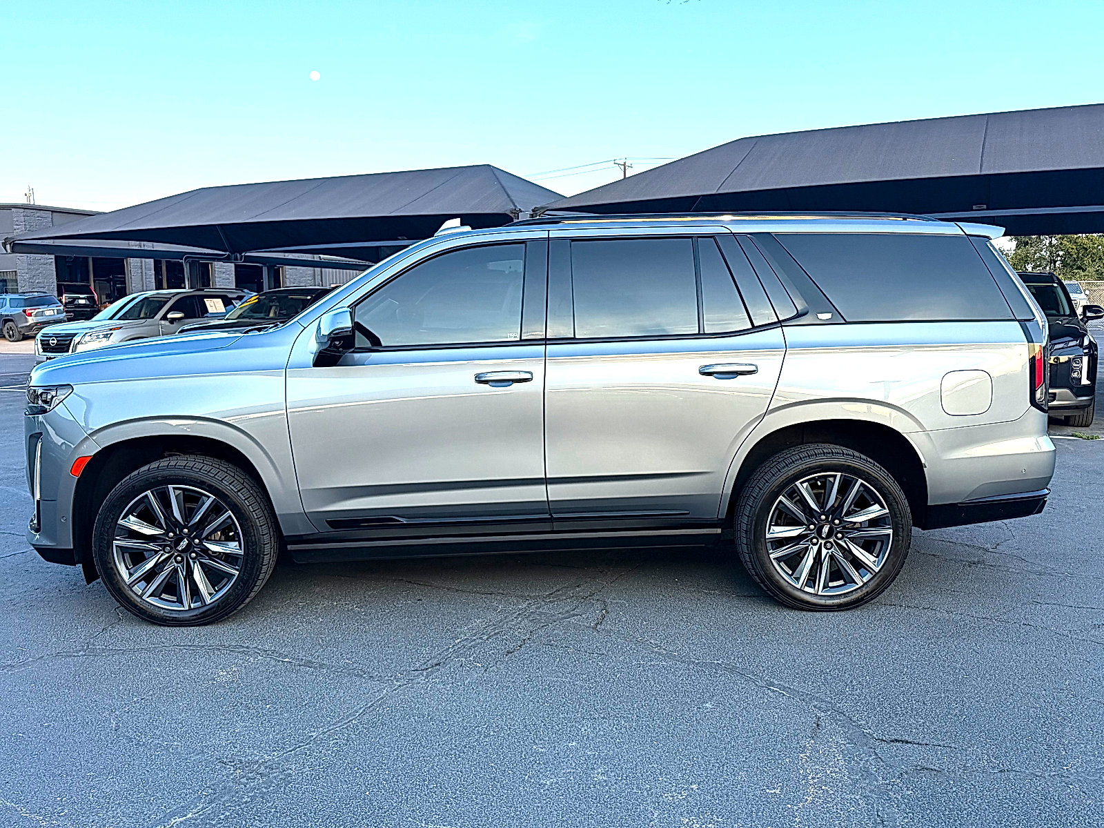 Used 2023 Cadillac Escalade Sport Platinum RWD image 4
