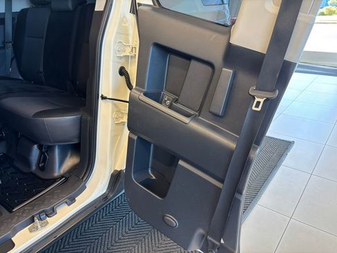 Used 2013 Toyota FJ Cruiser 4WD image 23