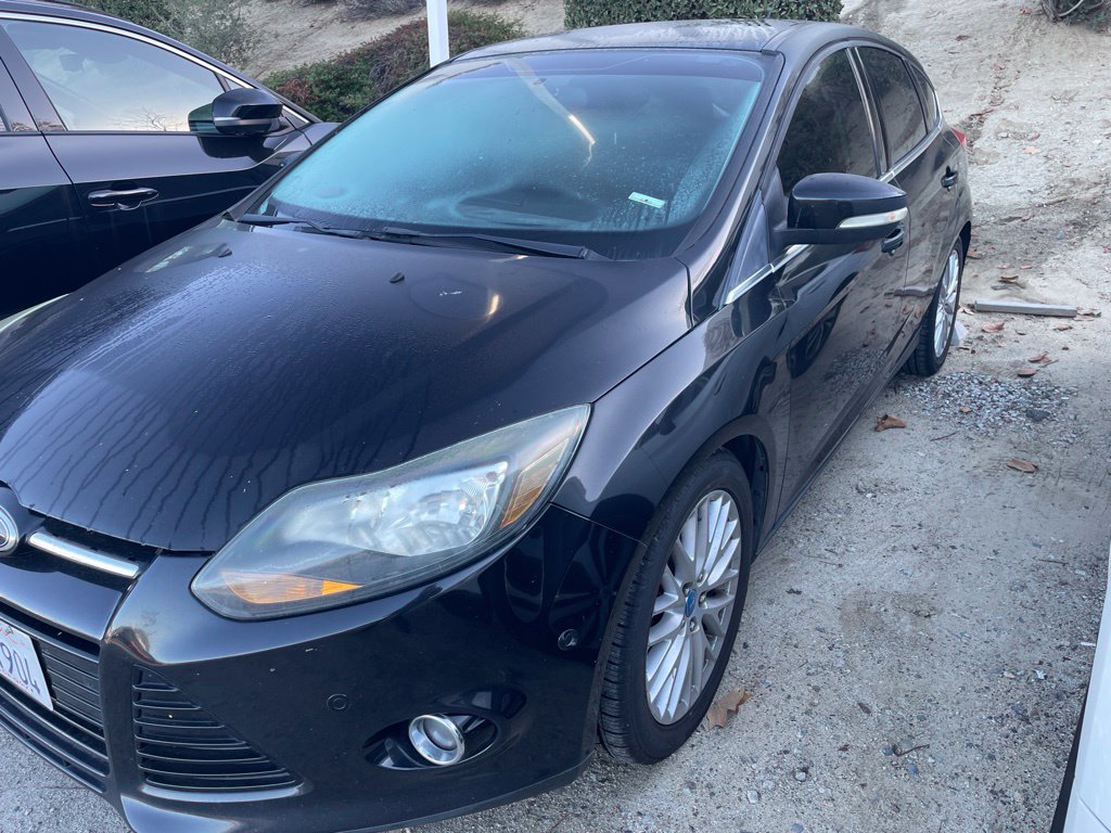 Used 2013 Ford Focus Titanium w/ Cargo Management Pkg FWD image 4
