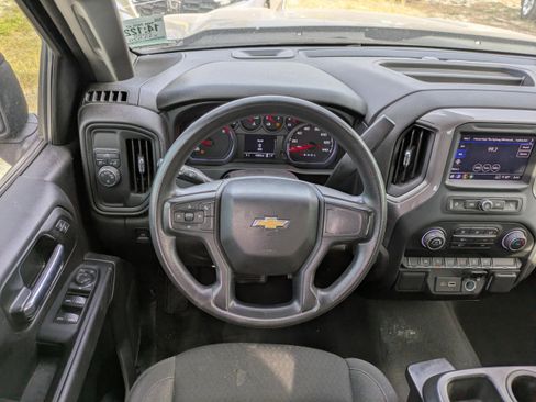 Used 2022 Chevrolet Silverado 1500 Custom image 13