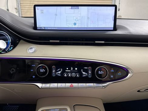 Used 2025 Genesis Electrified GV70 Advanced w/ Prestige Package image 20