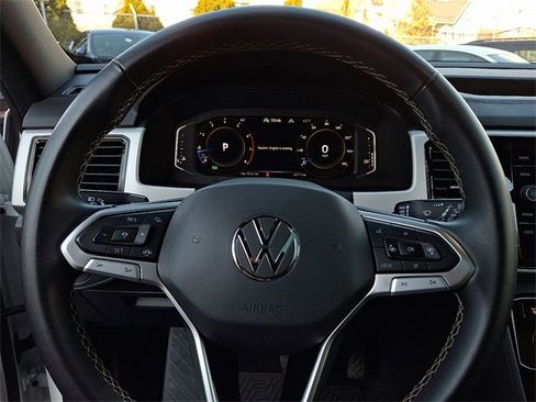 Certified 2022 Volkswagen Atlas Cross Sport SE image 20