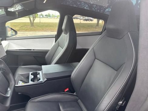 Used 2024 Tesla Cybertruck AWD Crew Cab image 13