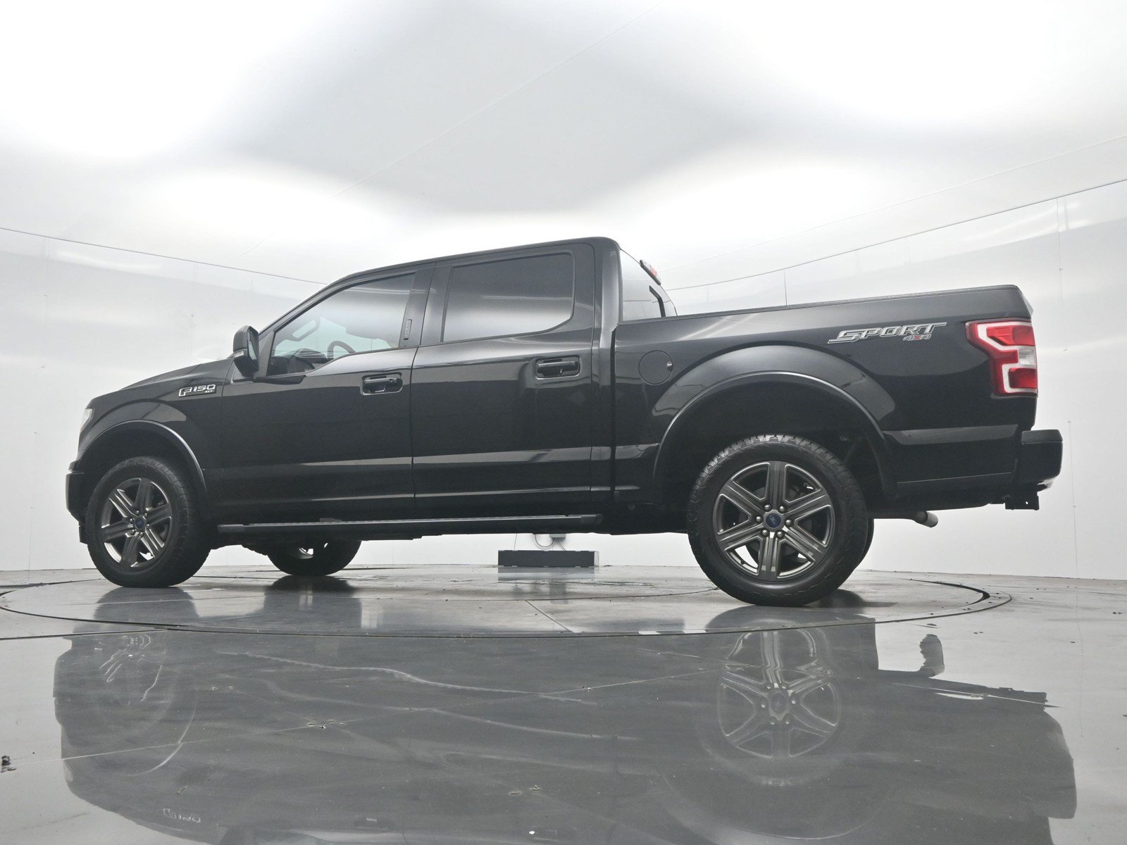 Used 2020 Ford F150 XLT w/ Equipment Group 302A Luxury AWD/4WD image 38