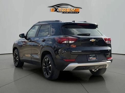 Used 2022 Chevrolet TrailBlazer LT w/ Convenience Package FWD image 5