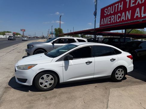 Used 2016 Ford Focus S image 32