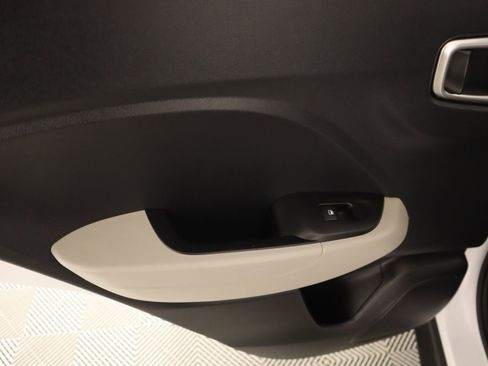 Used 2025 Hyundai Venue SEL image 16