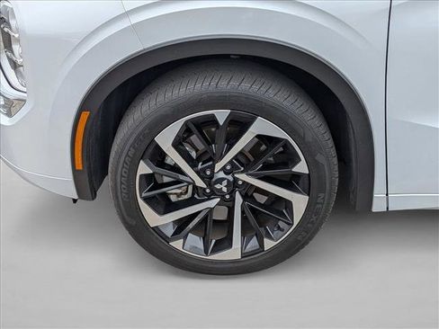 Used 2024 Mitsubishi Outlander SEL image 15