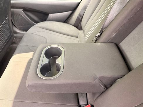 Used 2025 Hyundai Elantra SEL FWD image 31