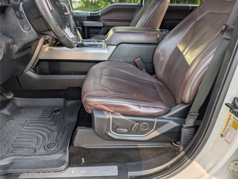 Used 2015 Ford F150 Platinum w/ Equipment Group 701A Luxury RWD image 12