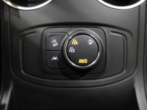 Used 2024 GMC Terrain SLE image 31