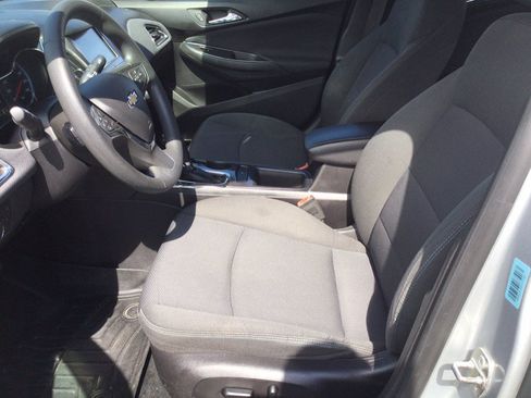 Used 2017 Chevrolet Cruze LT w/ Convenience Package FWD image 19