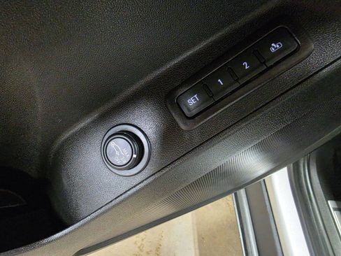 Used 2021 Chevrolet Equinox Premier w/ LPO, Floor Liner Package AWD/4WD image 26