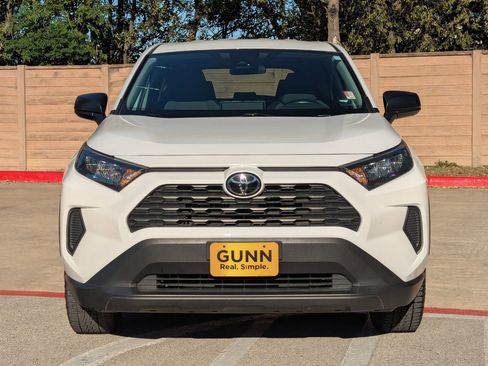 Used 2022 Toyota RAV4 LE image 9