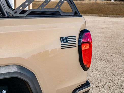 Used 2024 GMC Canyon AT4X image 16