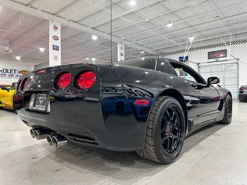 Used 2002 Chevrolet Corvette Z06 w/ Memory Pkg RWD image 3