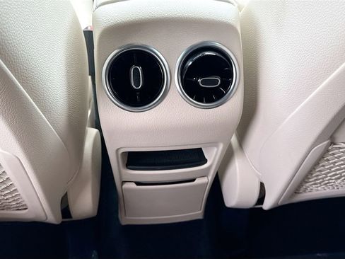 Used 2021 Mercedes-Benz GLA 250 w/ Premium Package image 19