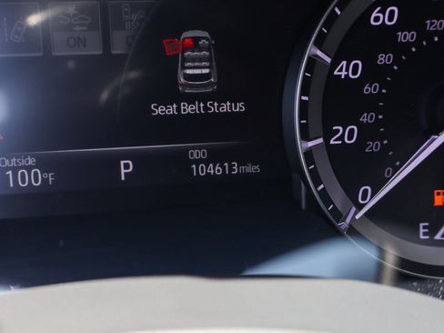 Used 2020 Toyota Highlander XLE image 24