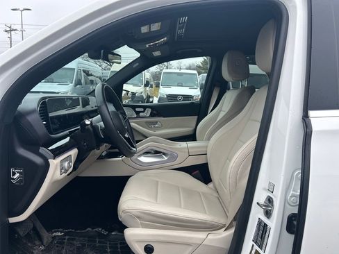 Used 2025 Mercedes-Benz GLE 450 4MATIC image 10